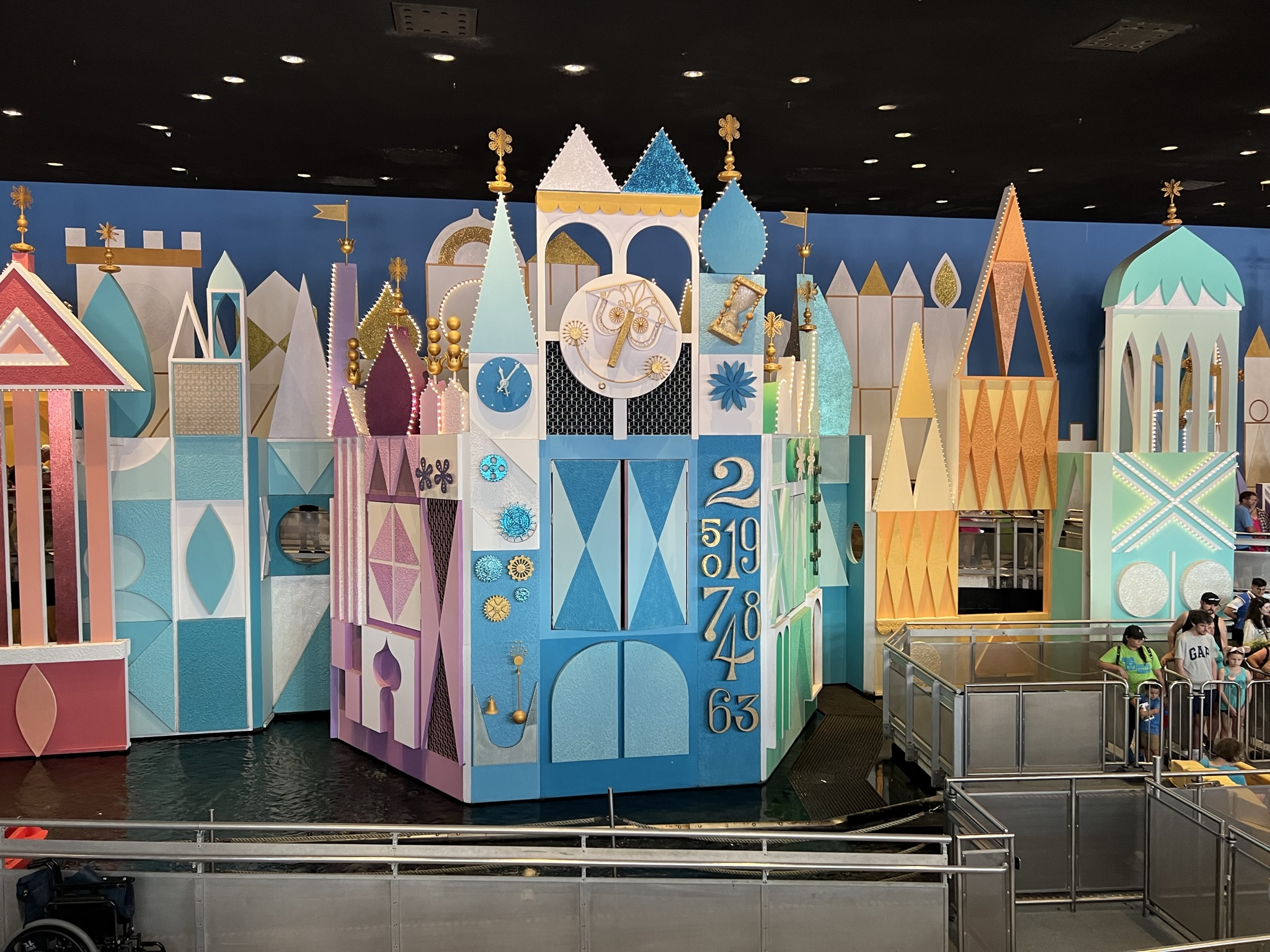 Ride Experiences - Its A Small World Ride Experience at Walt Disney World's Magic Kingdom Theme Park